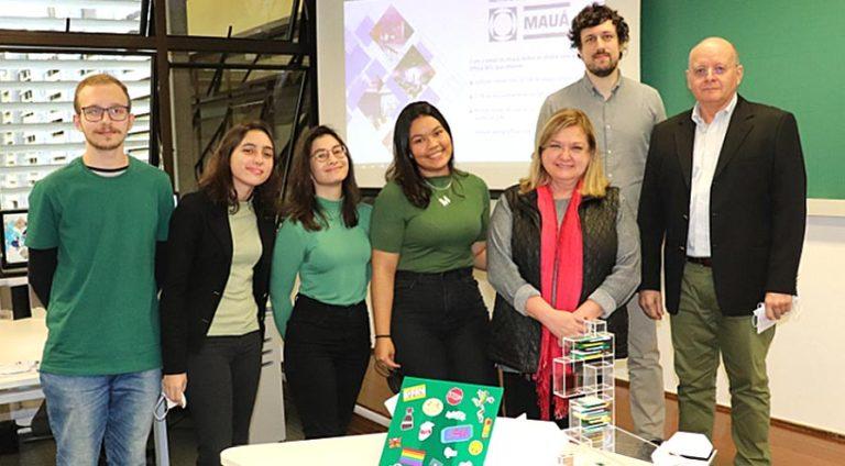 ILAC estrecha asociación con Centro Universitário Mauá y estudiantes recibir clase en acrílico